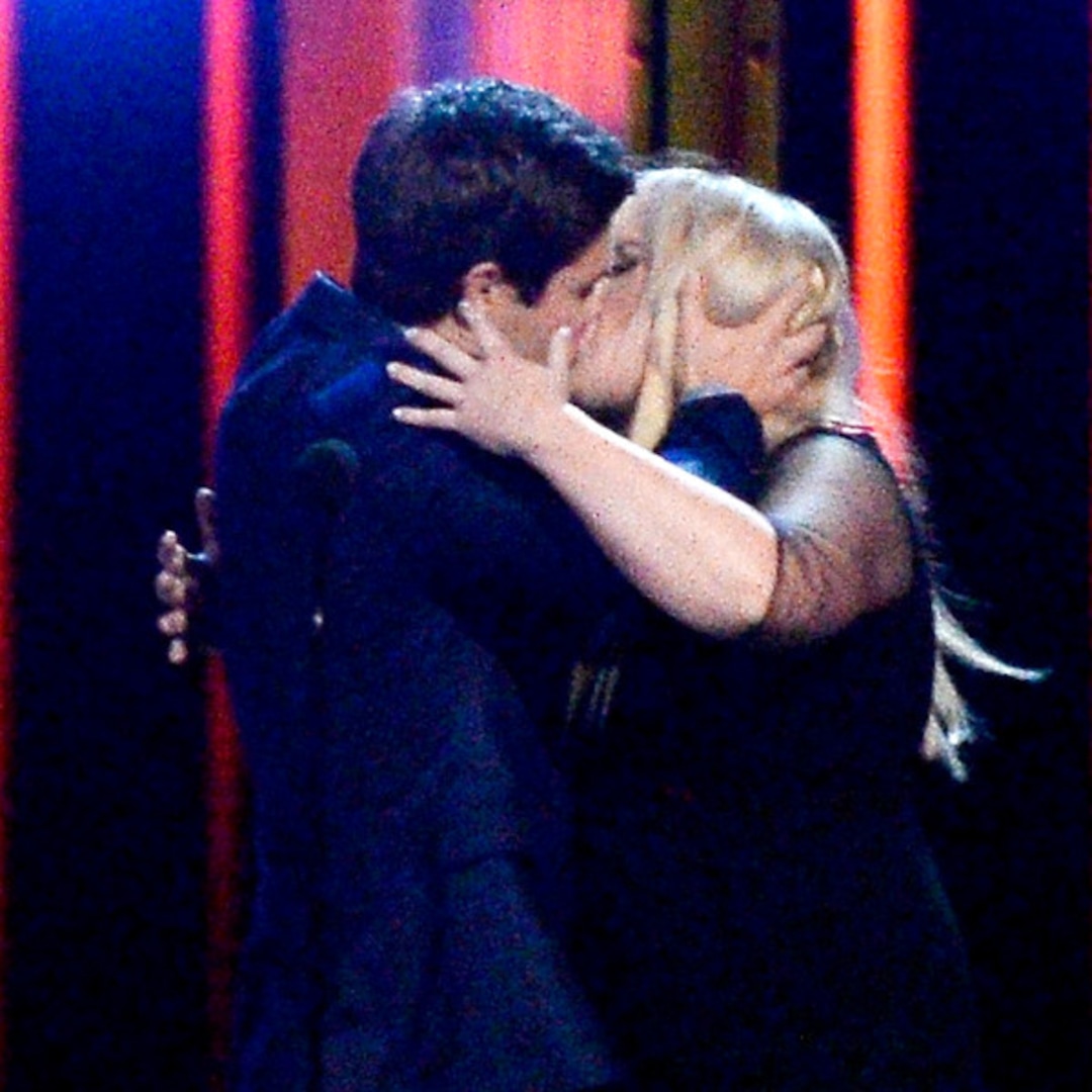 Rebel Wilson & Adam DeVine Make Out at MTV Movie Awards 2016 - E! Online